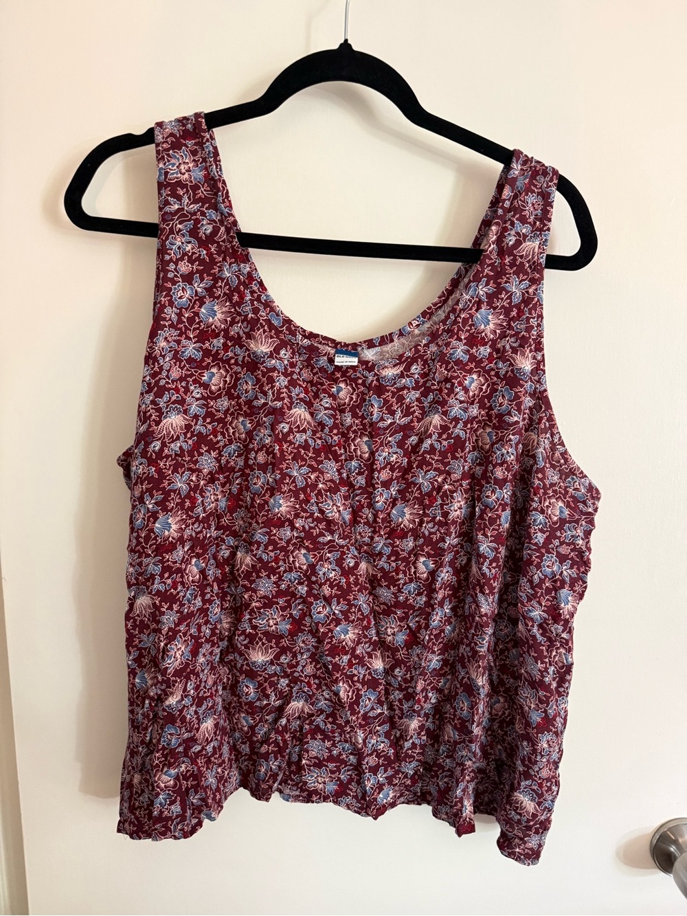 Old Navy Burgundy Floral Scoop Neck Tank